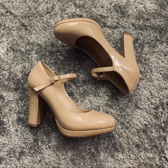 Heels - Picture 4 of 5